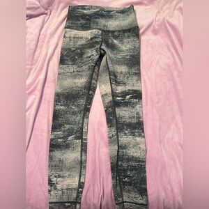 Lululemon leggings size 4